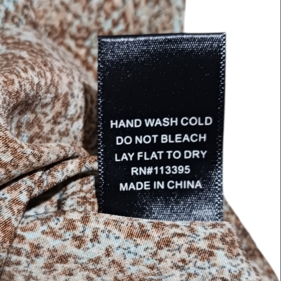 Ark & Co Butterfly Sleeve Romper Snakeskin - Picture 11 of 11